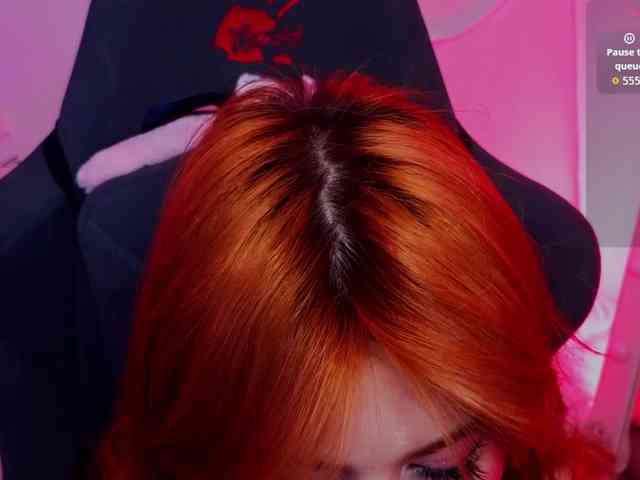 CoralineJones webcam