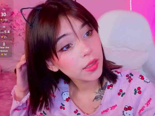 CoralineJones webcam
