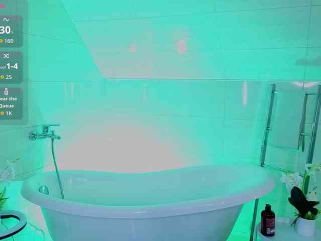 CoralineJones webcam