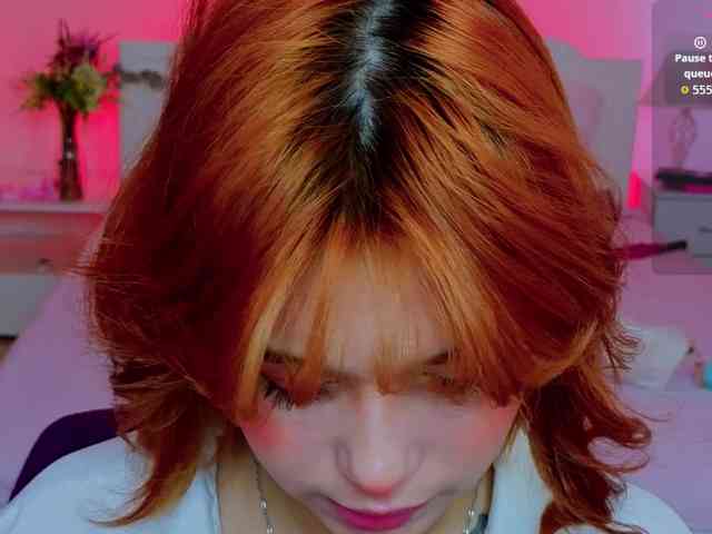 CoralineJones webcam