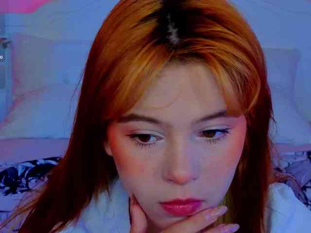 CoralineJones webcam