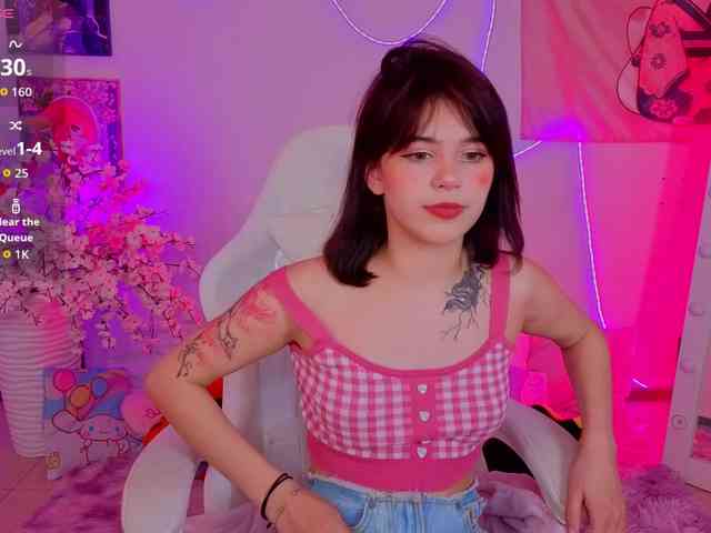 CoralineJones webcam