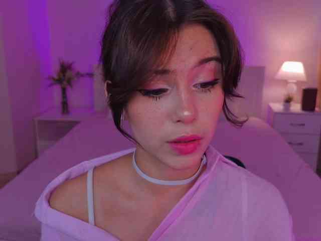 CoralineJones webcam