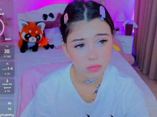 CoralineJones webcam