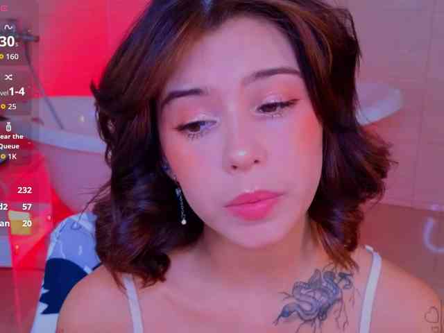 CoralineJones webcam