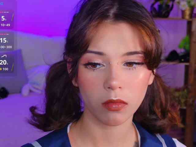 CoralineJones webcam