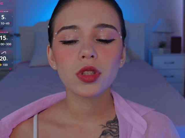 CoralineJones webcam