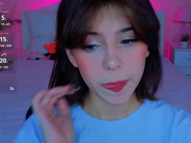 CoralineJones webcam