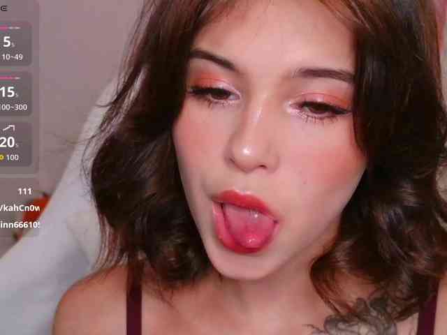 CoralineJones webcam