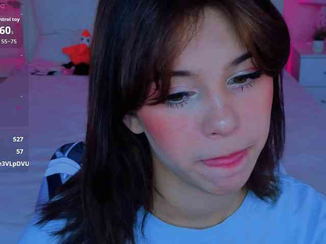 CoralineJones webcam