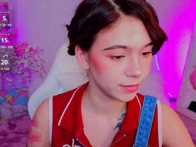 CoralineJones webcam