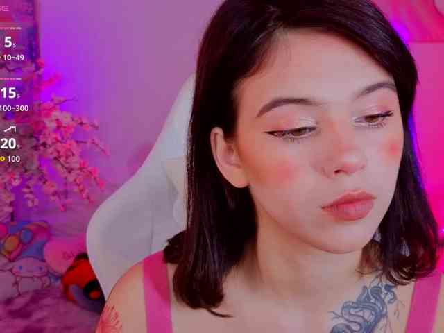 CoralineJones webcam