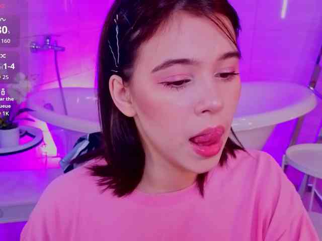 CoralineJones webcam