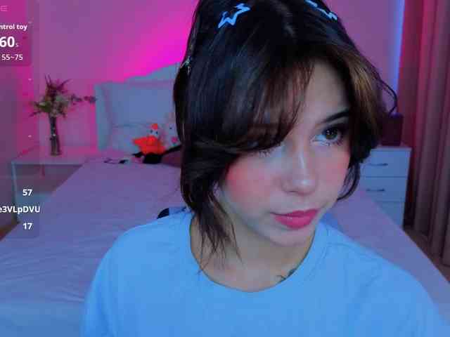 CoralineJones webcam