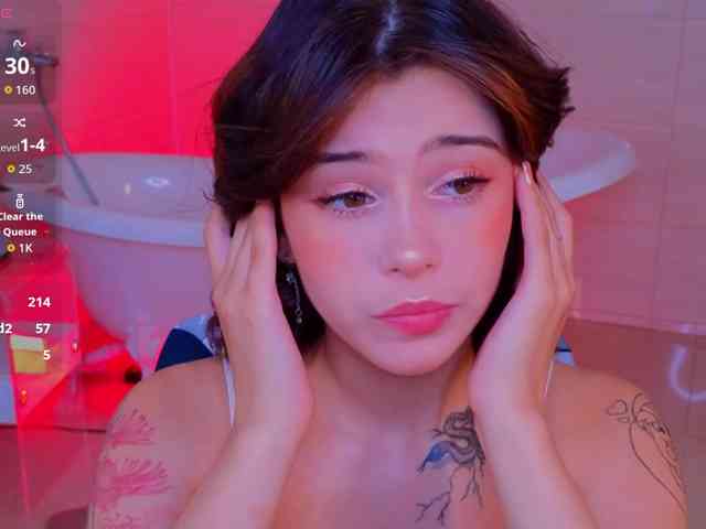 CoralineJones webcam