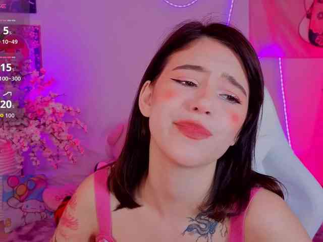 CoralineJones webcam