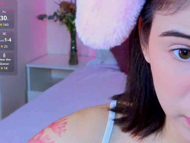 CoralineJones webcam