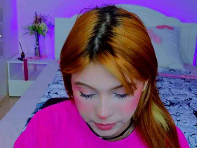 CoralineJones webcam