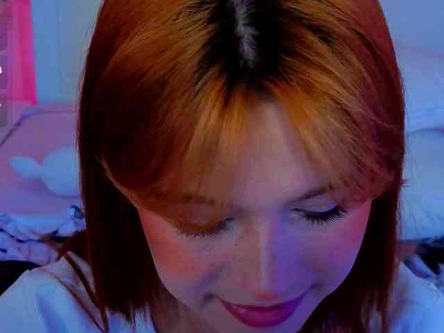 CoralineJones webcam