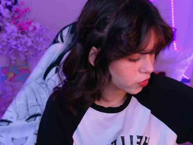 CoralineJones webcam