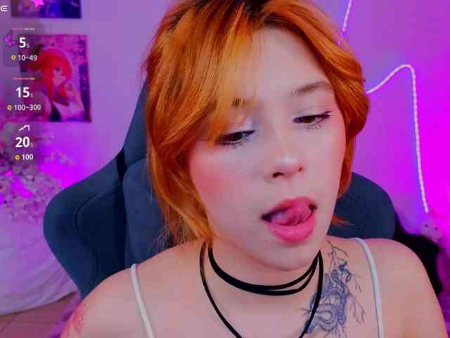 CoralineJones webcam