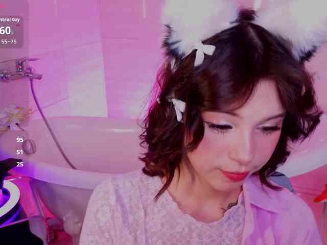 CoralineJones webcam