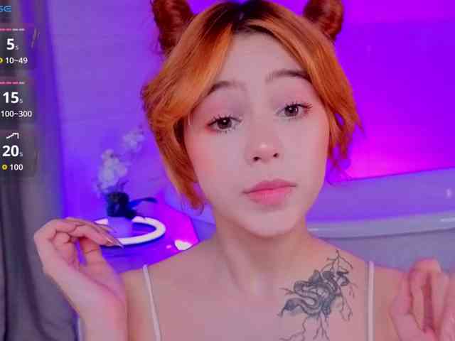 CoralineJones webcam