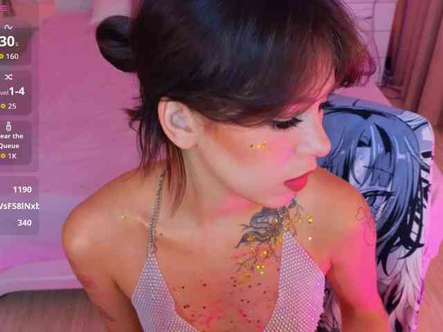 CoralineJones webcam