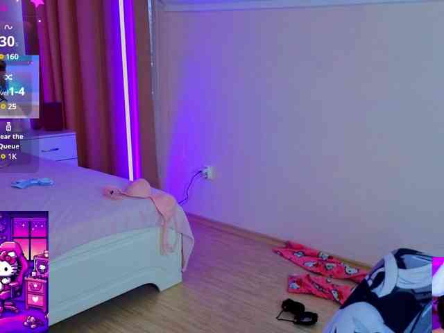CoralineJones webcam