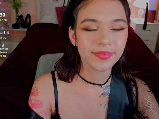 CoralineJones webcam