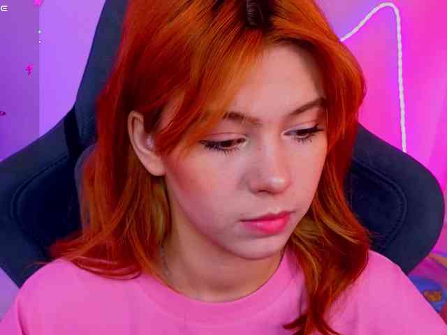 CoralineJones webcam