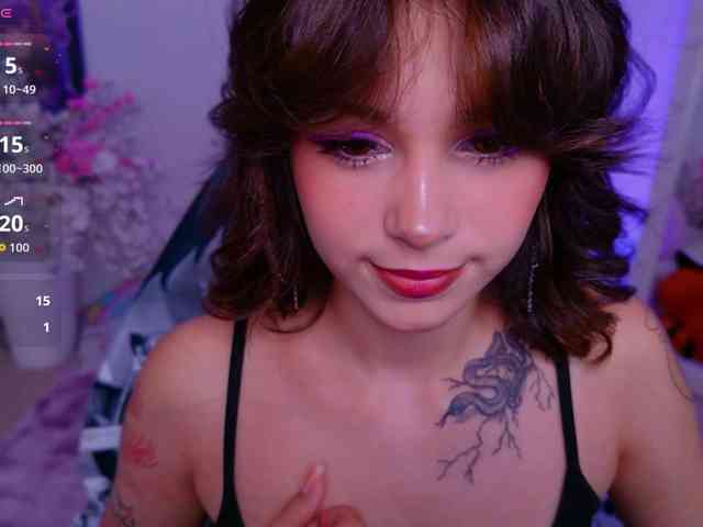 CoralineJones webcam