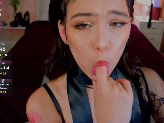 CoralineJones webcam