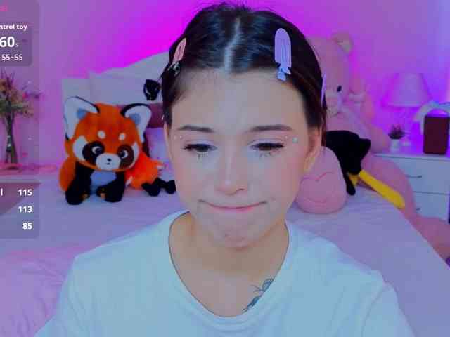 CoralineJones webcam