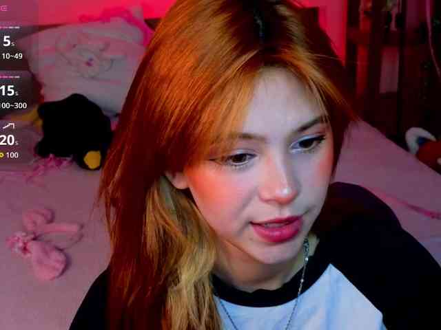 CoralineJones webcam