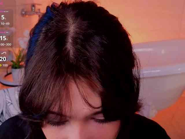 CoralineJones webcam