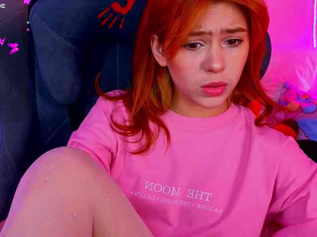 CoralineJones webcam