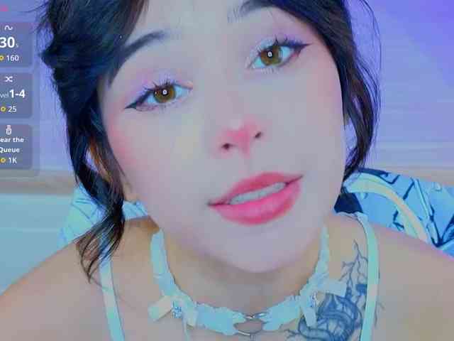 CoralineJones webcam