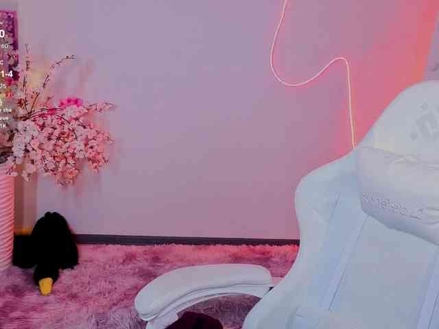 CoralineJones webcam