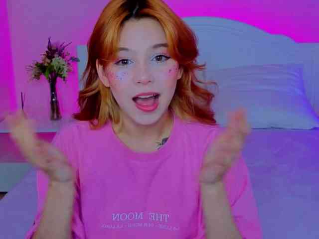 CoralineJones webcam
