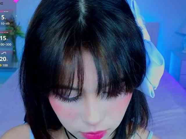 CoralineJones webcam