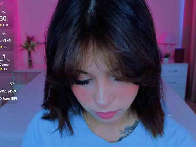 CoralineJones webcam