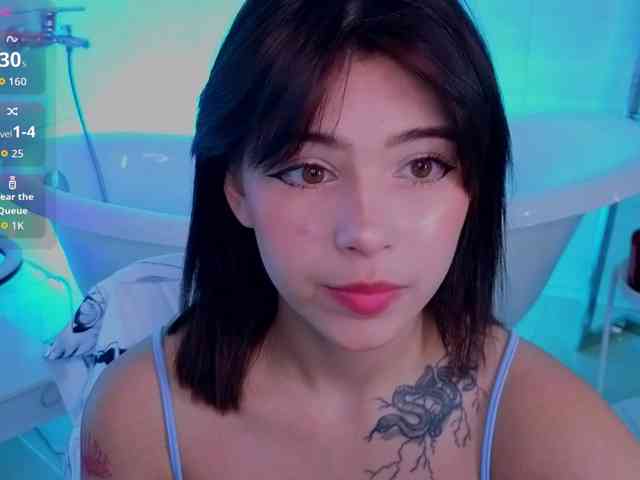 CoralineJones webcam