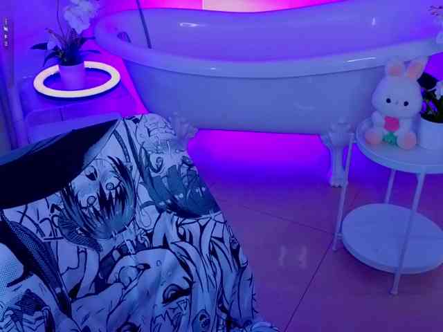 CoralineJones webcam