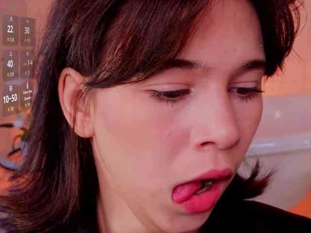 CoralineJones webcam