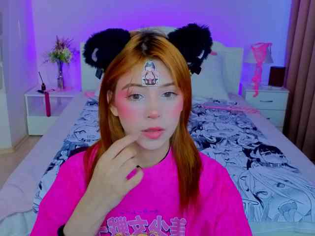 CoralineJones webcam