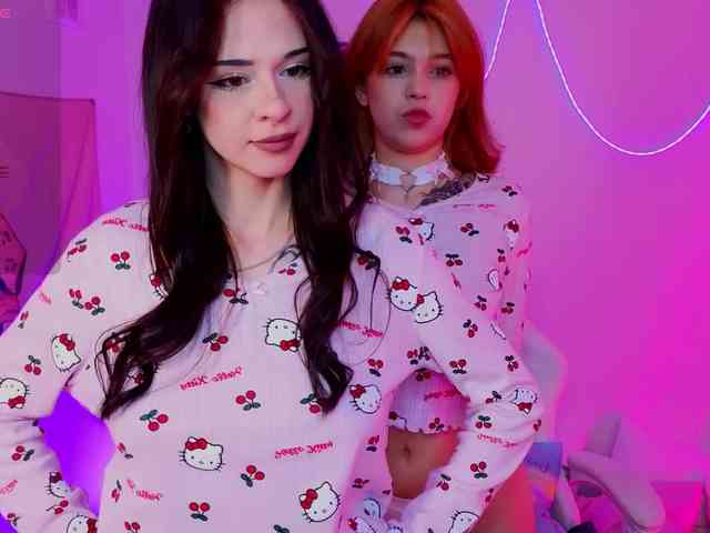 CoralineJones webcam