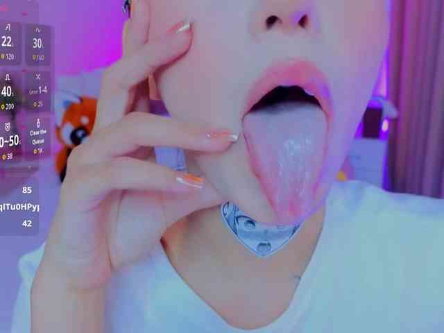 CoralineJones webcam