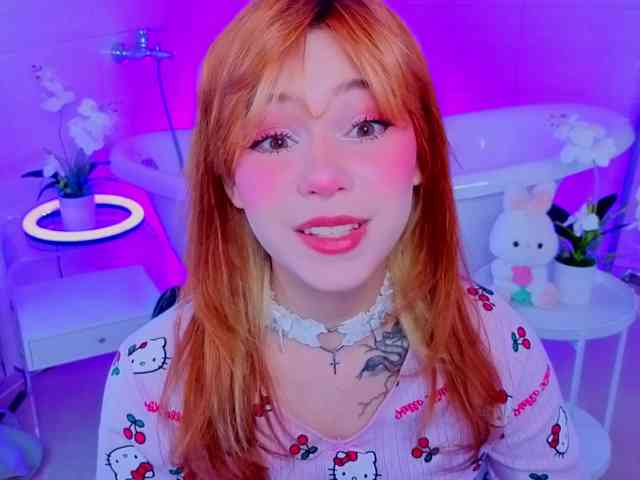 CoralineJones webcam