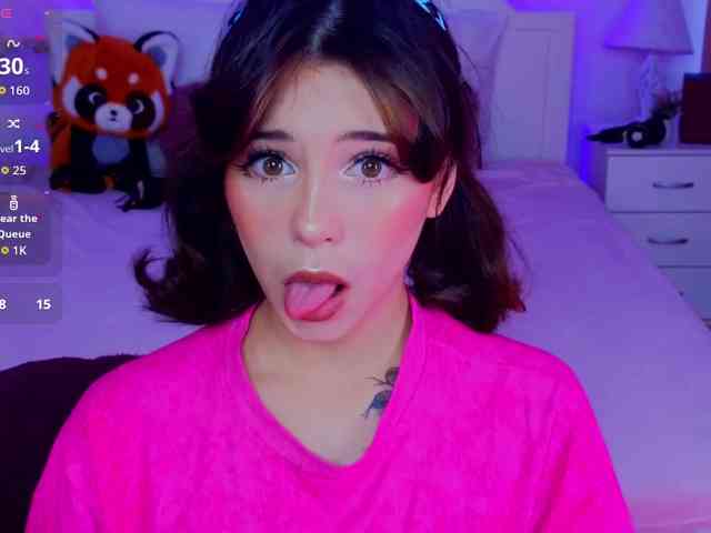 CoralineJones webcam